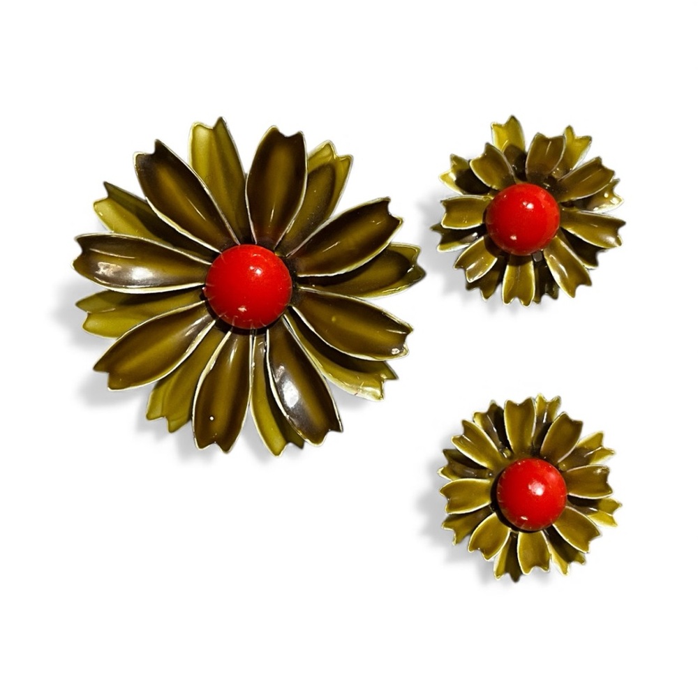 Unsigned Brooch Pin and Matching Clip On Earrings Metal and Enamel Vintage Set